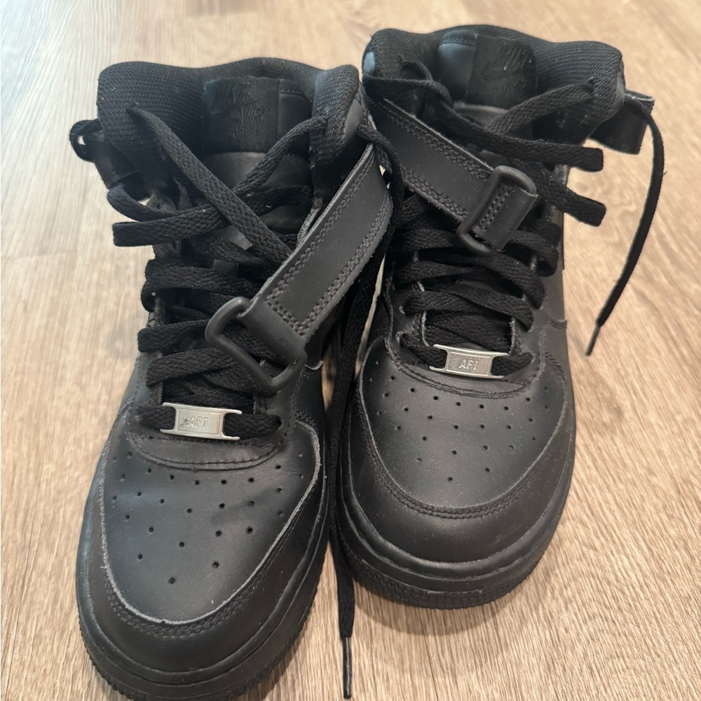 Nike Kids Black Sneakers